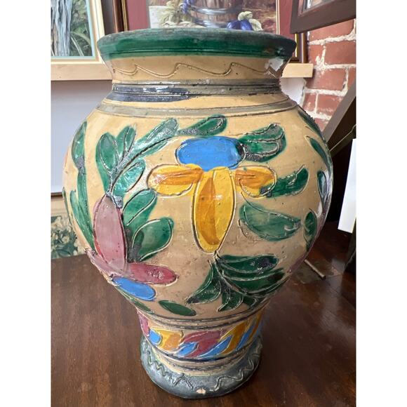Italian Majolica Tin-Glazed Floral Vase 9″ Handpainted Earthenware, Deruta-Style - Picture 5 of 8